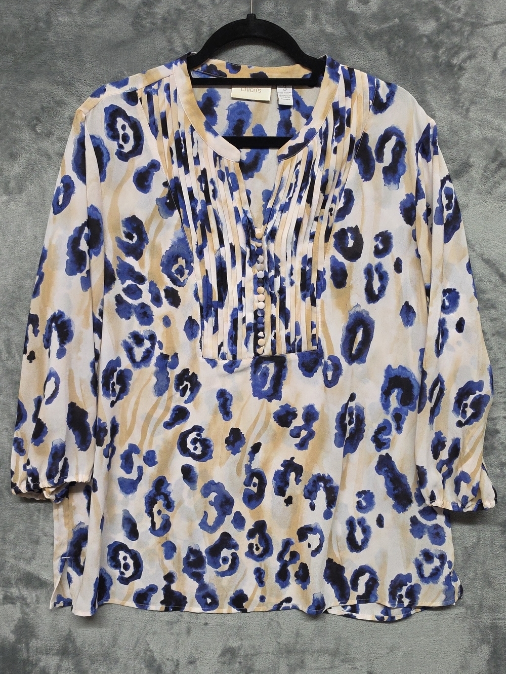 Chico's Blue and Cream Pintuck Animal-Print Blouse Sz 3(XL)